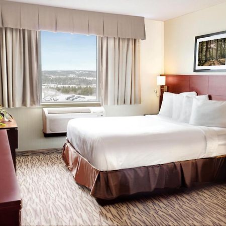 Capital Hotel Сент-Джонс Экстерьер фото